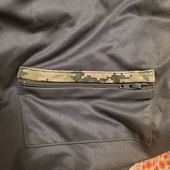 US Army T Shirt Mens Size L Large Gray With Zip Back Pocket By SOFFE - Picture 8 of 16